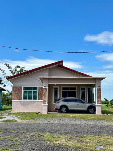 Property building, Day, Parking
