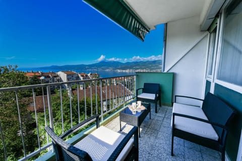 Patio, Day, Natural landscape, Summer, View (from property/room), Balcony/Terrace, Balcony/Terrace, Seating area, Mountain view, Sea view, pet friendly