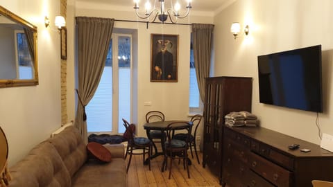 TV and multimedia, Dining area