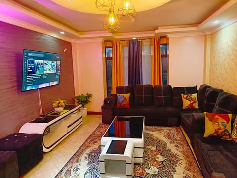 Communal lounge/ TV room, TV and multimedia, Living room, Seating area, Evening entertainment