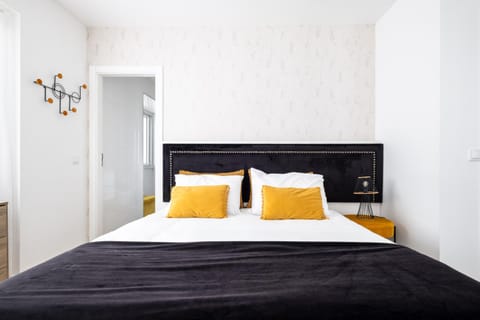 Bed, Bedroom