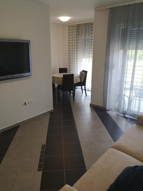 TV and multimedia, Living room, Dining area