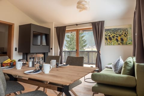 TV and multimedia, Balcony/Terrace, Living room, Dining area, flat iron