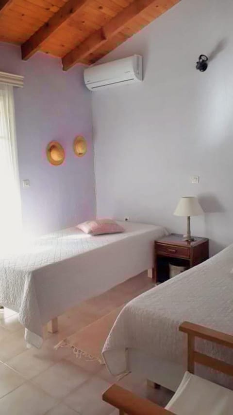 Agrilis Cottage near the beach House in Messenia