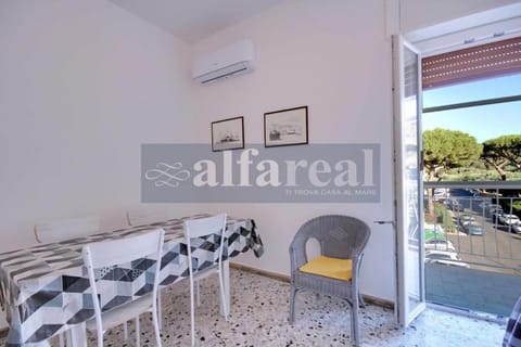 Balcony/Terrace, Living room, Seating area, Dining area, air conditioner