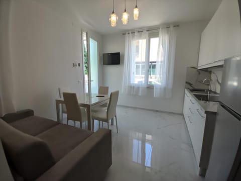 TV and multimedia, Living room, Dining area
