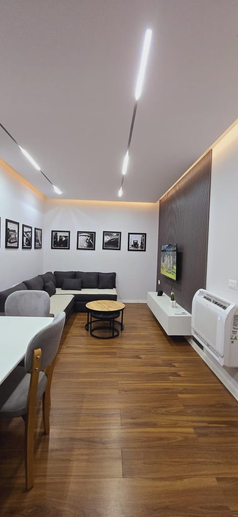 TV and multimedia, Living room, Photo of the whole room, Seating area