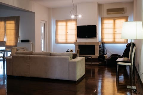 TV and multimedia, Living room, Seating area