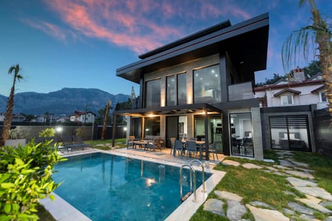 Property building, Pool view, Swimming pool