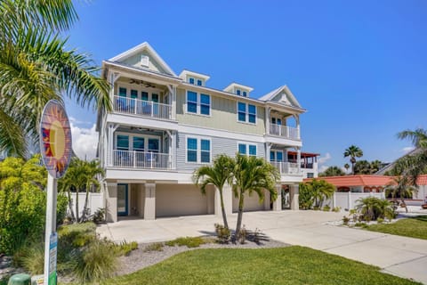 Redington Townhouse 16303 - Pelican Paradise House in North Redington Beach
