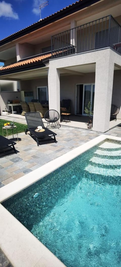 Patio, Swimming pool