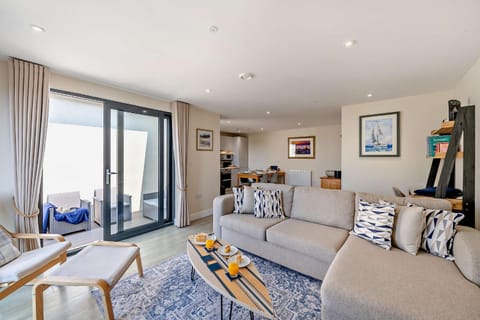 TV and multimedia, Living room, Lounge or bar, Seating area