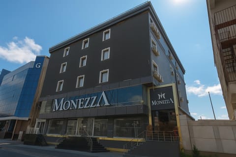 Property building, Day, Street view