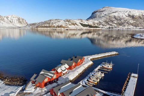 Property building, Nearby landmark, Natural landscape, Bird's eye view, Mountain view, Sea view