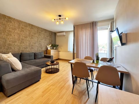 TV and multimedia, Living room, Dining area