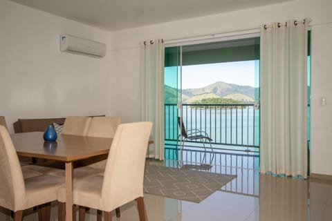 Dining area, Mountain view