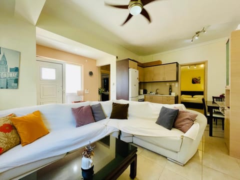 Kitchen or kitchenette, Living room, Seating area