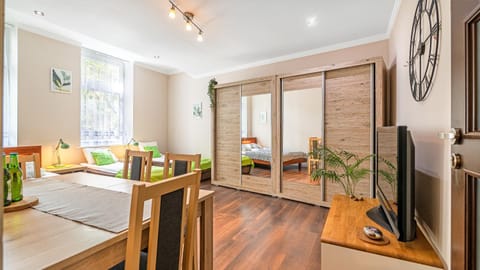 Bed, TV and multimedia, Living room, Photo of the whole room, Bedroom