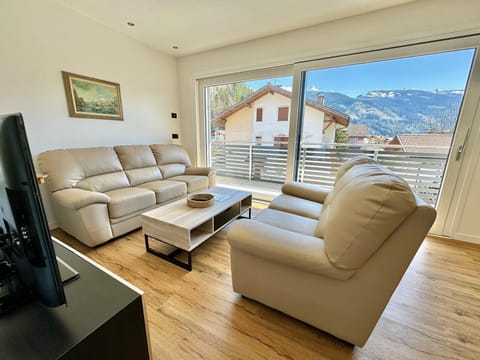 Living room, Mountain view