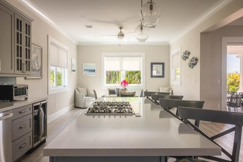 Waterlane House -Pool & Boat Dock House in Stock Island