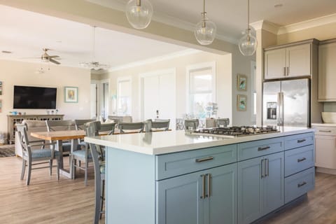 Waterlane House -Pool & Boat Dock House in Stock Island