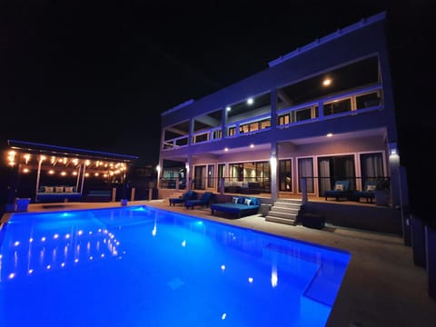 Swimming pool, Swimming pool