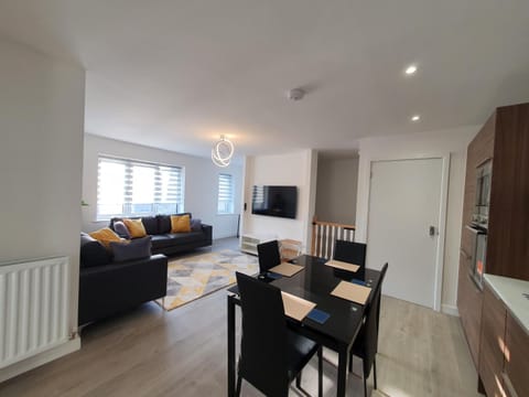 Living room, Seating area, Dining area