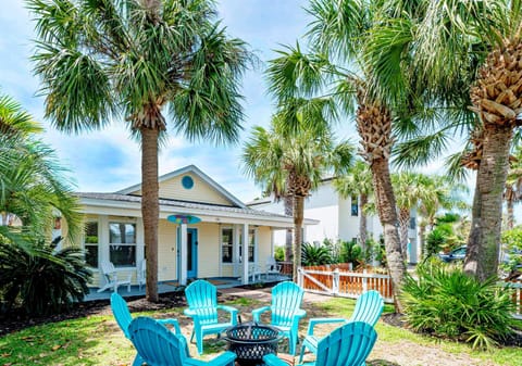 Property building, Day, Garden, Garden, Beach, Garden view, flat iron