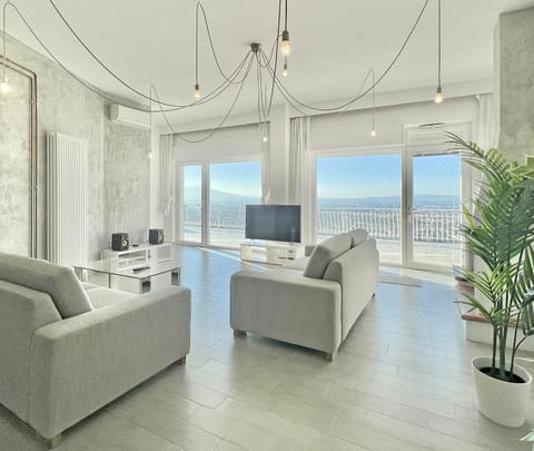 Communal lounge/ TV room, Lounge or bar
