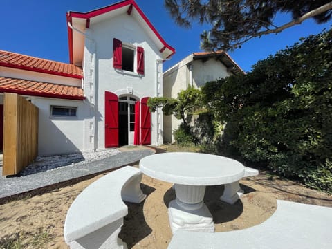 Facade/entrance, Garden, Garden view