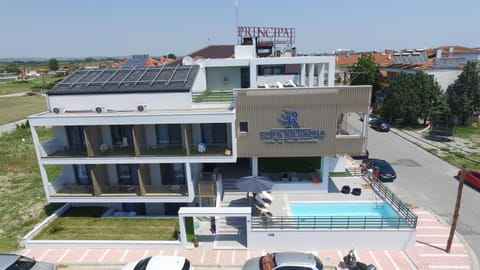 Property building, Bird's eye view, Swimming pool