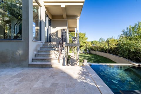 Property building, Natural landscape, Garden, Balcony/Terrace, Garden view