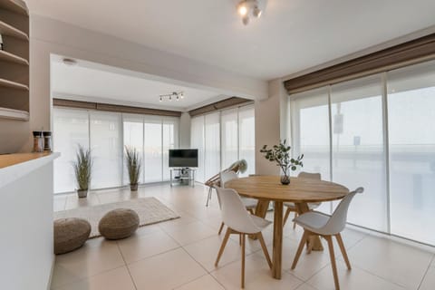 TV and multimedia, Dining area