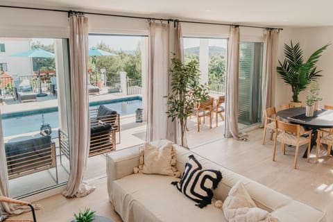 Living room, Pool view