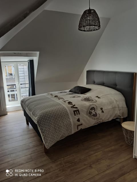 Triplex 110 m2 centre historique avec jacuzzi DINAN Apartment in Brittany