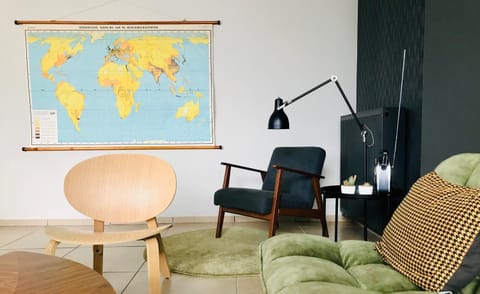 Living room, Seating area