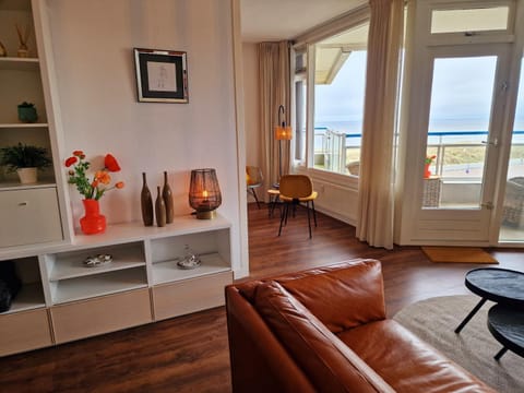 TV and multimedia, View (from property/room), Living room, Bedroom, Garden view, Sea view