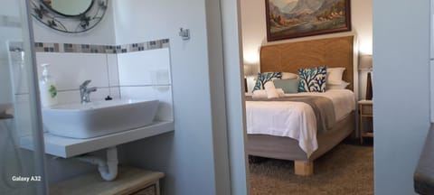 Oppikoppi De Kelders Bed and Breakfast in Western Cape