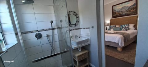 Oppikoppi De Kelders Bed and Breakfast in Western Cape