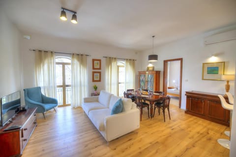 Large and comfortable 2-bedroom apartment in St. Julian's DBRI1-1 Apartment in Saint Julians