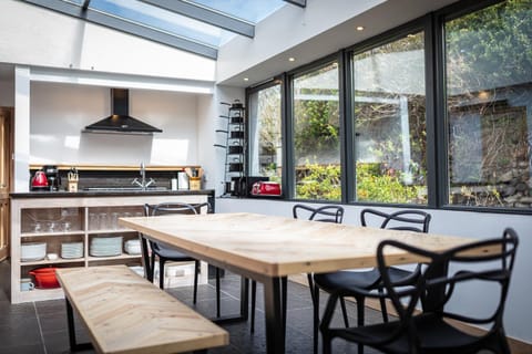 Dining area, kitchen