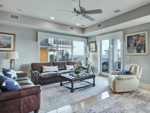 Oceanview Mansion House in Tybee Island