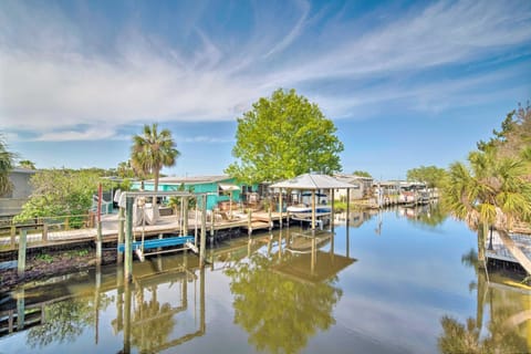 Remodeled Retreat on Homosassa River Canal! House in Homosassa
