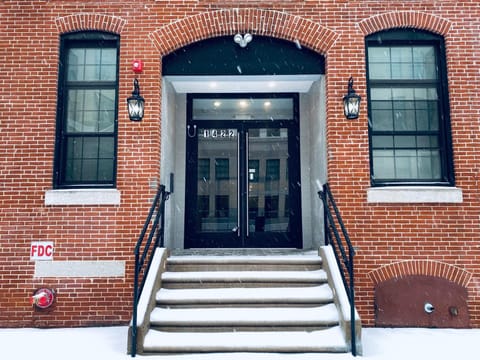 Facade/entrance