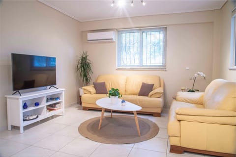Communal lounge/ TV room, TV and multimedia, Living room