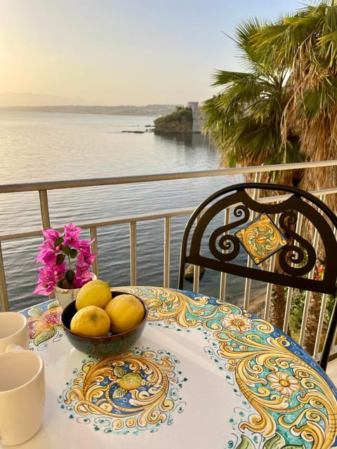 Patio, Day, Natural landscape, View (from property/room), Balcony/Terrace, Food and drinks, Dining area, Sea view, Sunrise, hair dresser