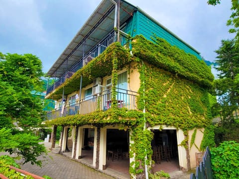 Property building, Breakfast