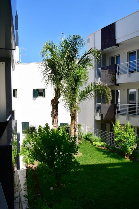 Property building, Spring, Day, Garden, Garden view, Inner courtyard view