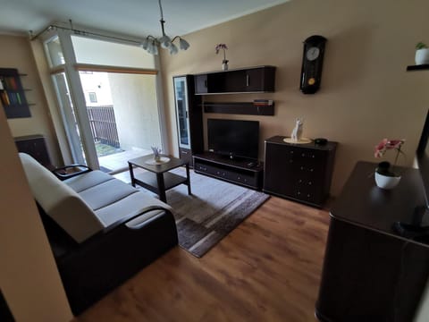 Communal lounge/ TV room, Living room, Seating area