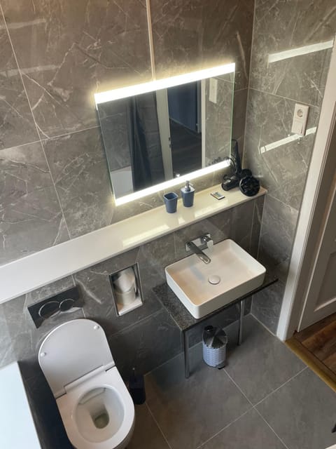 Toilet, Bathroom
